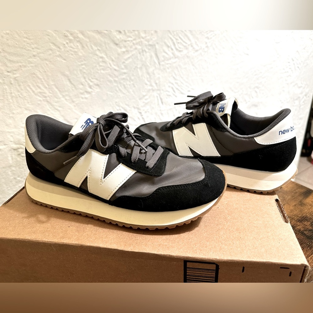 Men’s New Balance Sneakers. Brand new! Size 11.5